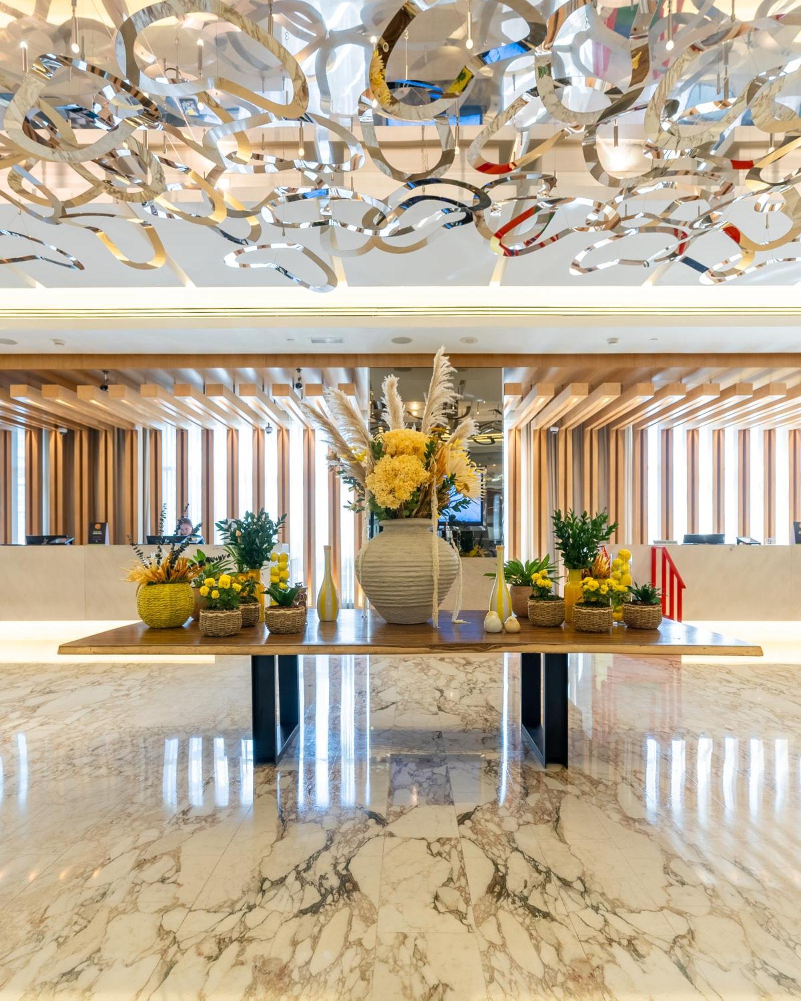 Doubletree By Hilton Dubai Jumeirah Beach Esterno foto